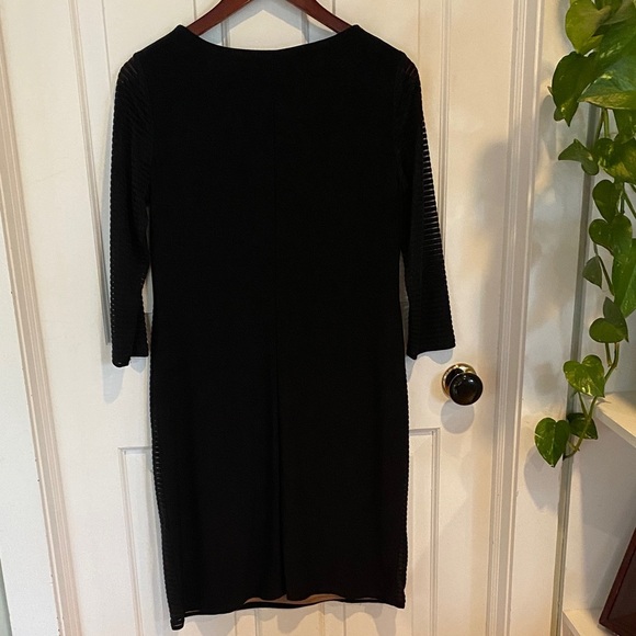 Nine West Mesh Black and Tan Striped Long Sleeve knee length Dress 3/4 length - Picture 6 of 10